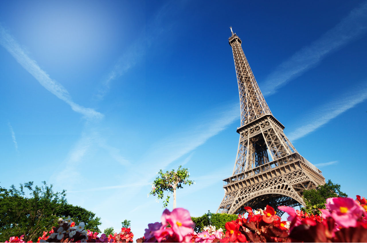 Airline tickets to Paris