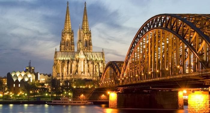 Airline tickets to Frankfurt