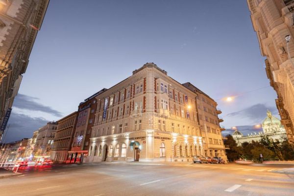 EA Hotel Downtown