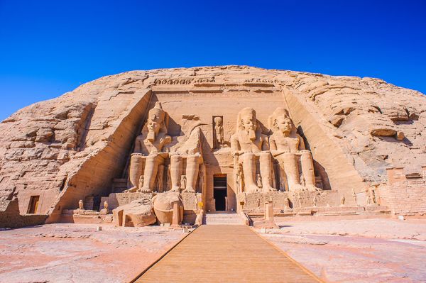 رحلة القاهرة إلى أبو سمبل