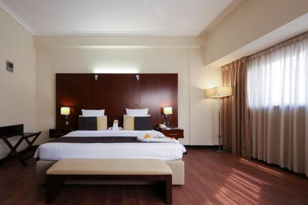 Aavri Hotel
