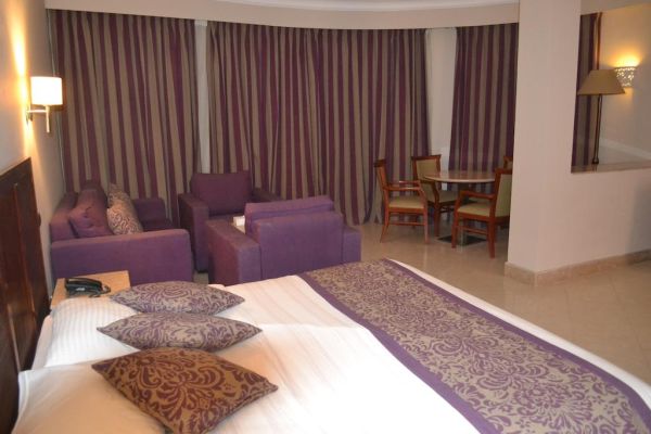 Romance Hotel