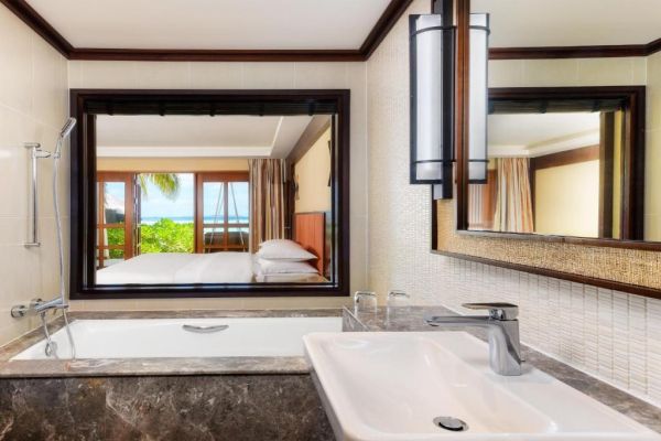 Sheraton Maldives Full Moon Resort & Spa