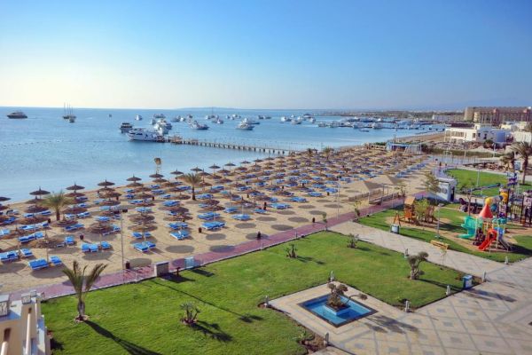 Albatros White Beach - By Pickalbatros