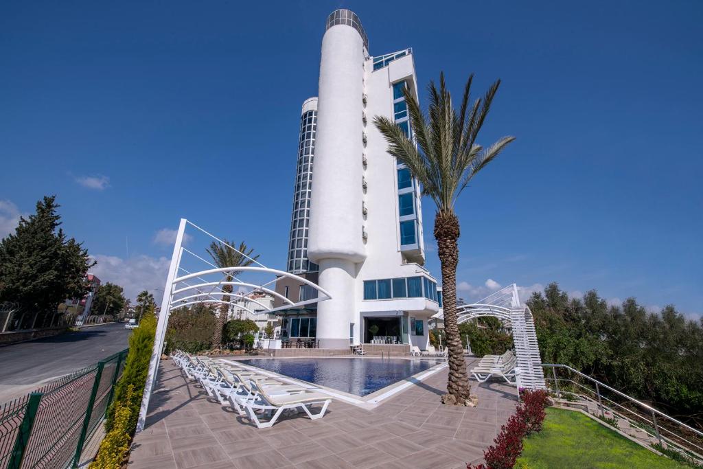 فندق توريست